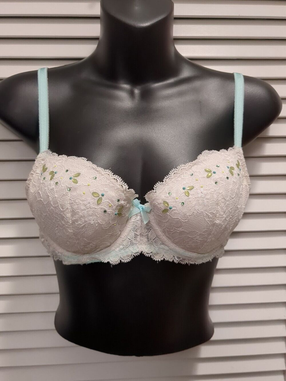 Victoria's Secret Dream Angels White Lace Lined Demi Bra Bridal Bling Bra Sz 34C